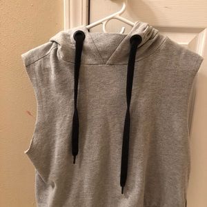 Sleeveless Cropped Hoodie